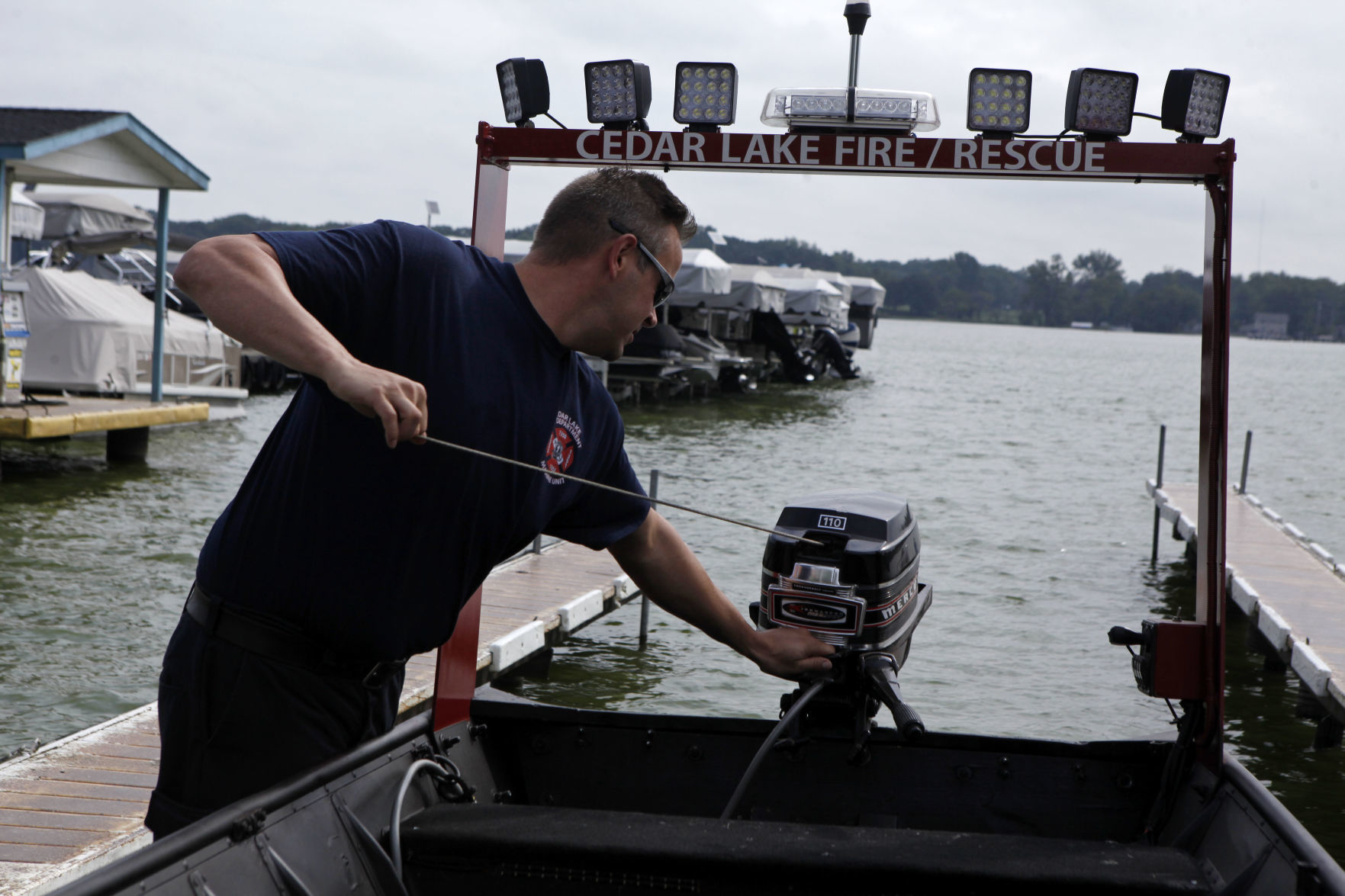 Dive crews train on Cedar Lake